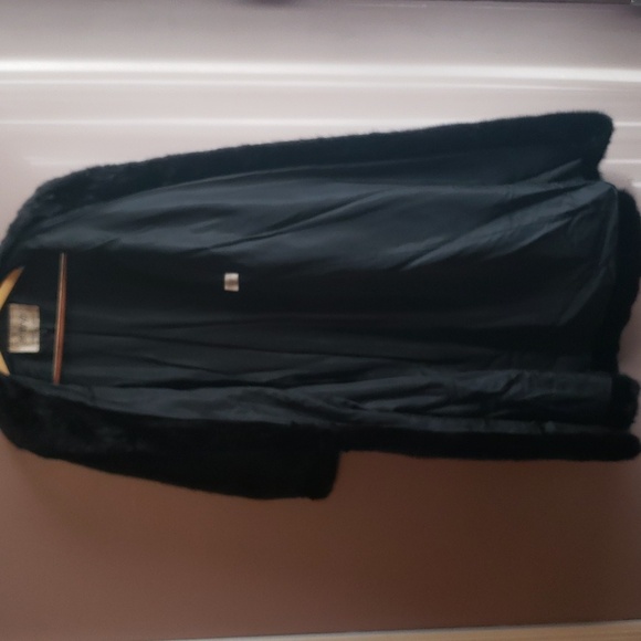 Embry's small long black mink coat - Picture 8 of 15